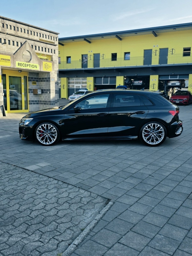 Audi RS3 8Y 
